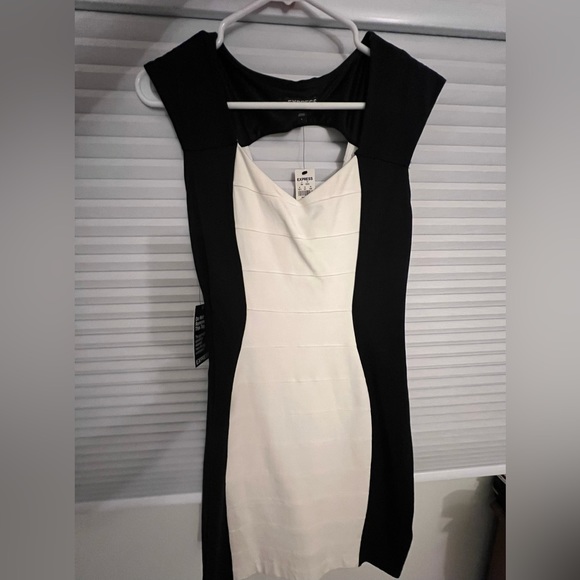 Black and white express form fitted dress - Picture 2 of 4
